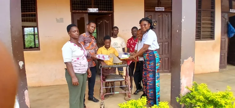 DisabilityNewsGH.com-Mandela Washington Fellow Extends Educational Support to Physically Challenged Student in Gomoa West